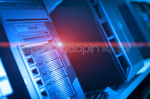 網絡服務器與云計算裝備技術服務的融合與發展