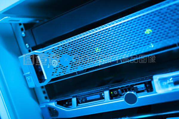 網絡服務器與云計算裝備技術服務 驅動數字時代的核心引擎